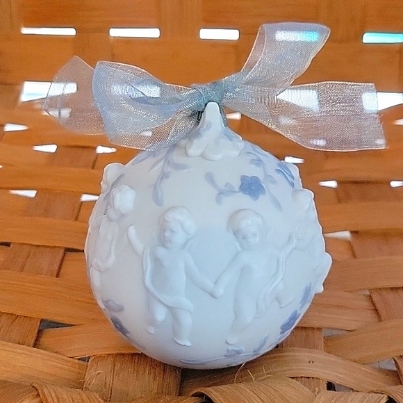 2004 LLADRO CHRISTMAS BALL - Picture 4 of 6